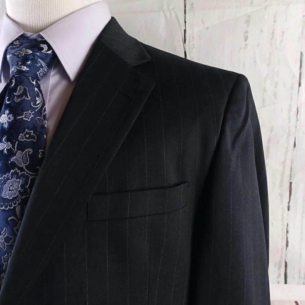 Jos A Bank Traveler's Collection 42R Wool 2 Button Charcoal Striped Suit Jacket